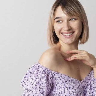 Kobieta z bliznami po trądziku