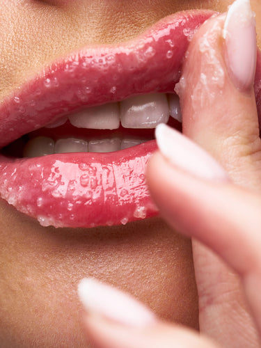 SWEET VANILLA LIP SCRUB - CUKROWY PEELING DO UST