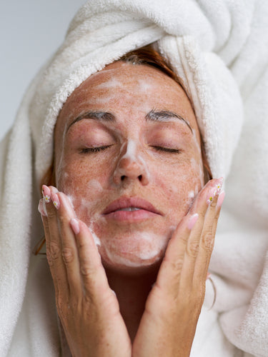 FACE CLEANSER - PIANKA DO DEMAKIJAŻU