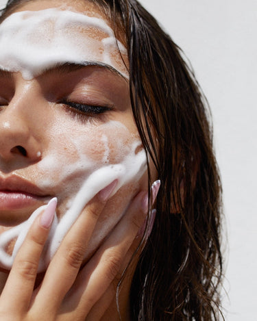 FACE CLEANSER - PIANKA DO DEMAKIJAŻU