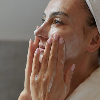 Kolejność pielęgnacji twarzy rano – sprawdź, dlaczego ma znaczenie!