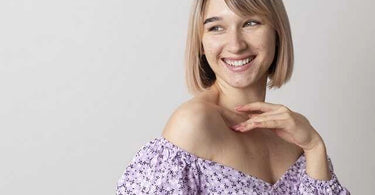 Kobieta z bliznami po trądziku