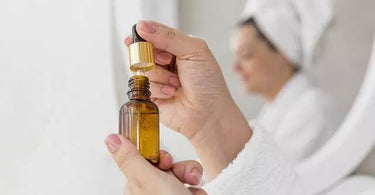 Serum do twarzy – jak wybrać i jak stosować? Naturalne serum do twarzy