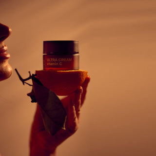 Skóra bez przebarwień, ujędrniona i elastyczna. Niezwykła siła witaminy C w linii ULTRA od Swederm