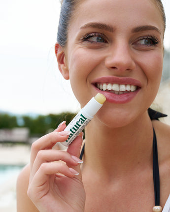 LIP CARE - OCHRONNA POMADKA DO UST