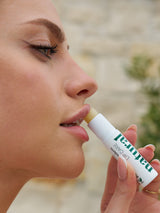 LIP CARE - OCHRONNA POMADKA DO UST